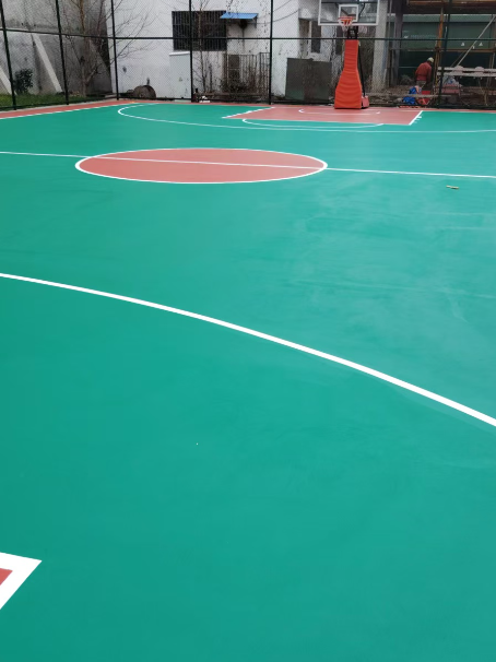 五台 球场长期使用易出现地面开裂